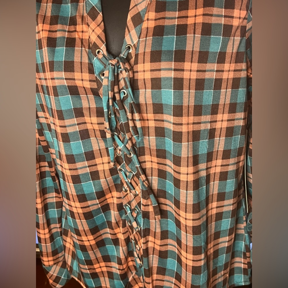 Always Indigo L.A. NWT women’s top blouse Size M Orange and turquoise checkered - Picture 4 of 12